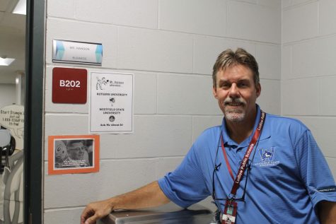 Fall Sport Locker Decorating Sparks Controversy At Lhs The Cub